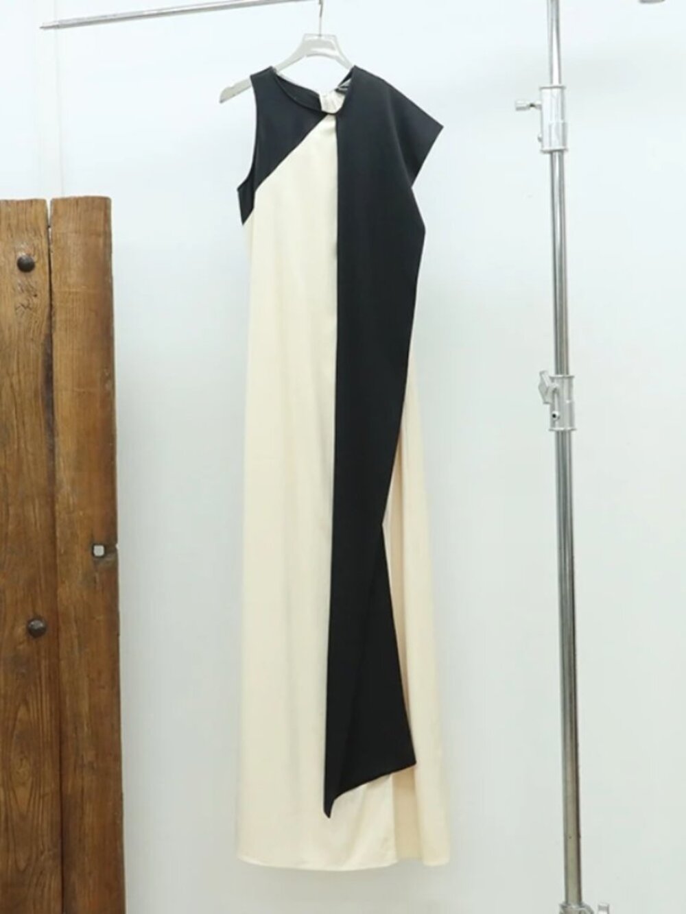 REISS Isobel Atelier Maxi Dress UK10/UA6 Black/Ivory Sash-Neck Satin Occasion - Picture 6 of 8